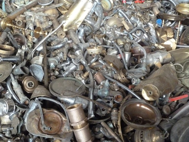 What Is Bronze Scrap? / ¿Qué es la chatarra de bronce?