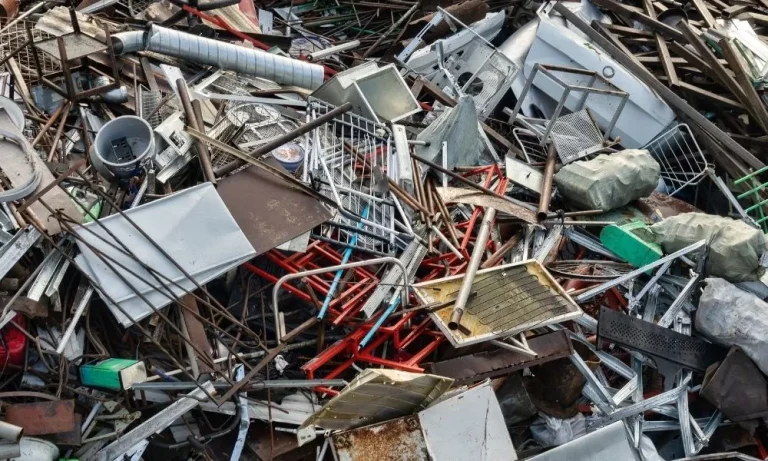 Other Common Recyclable Equipment / Otros equipos reciclables comunes