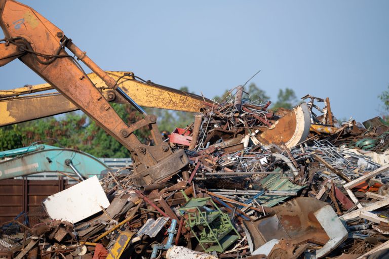 Benefits of Recycling / Beneficios del reciclaje