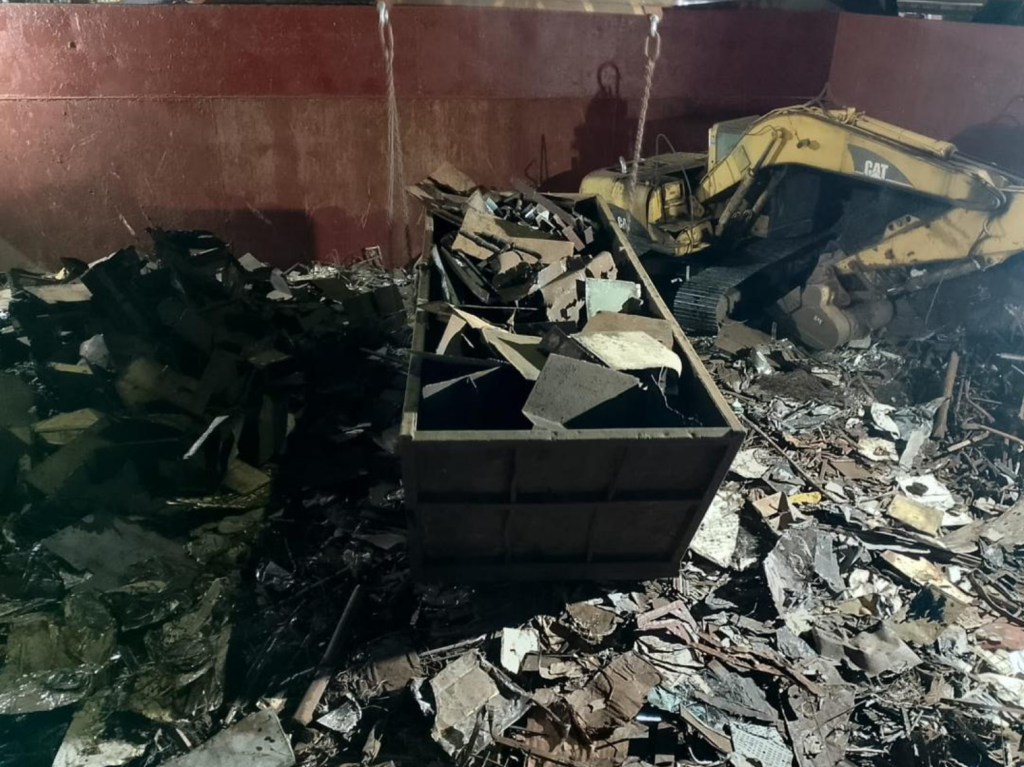 Ventajas de cargar chatarra en barcos